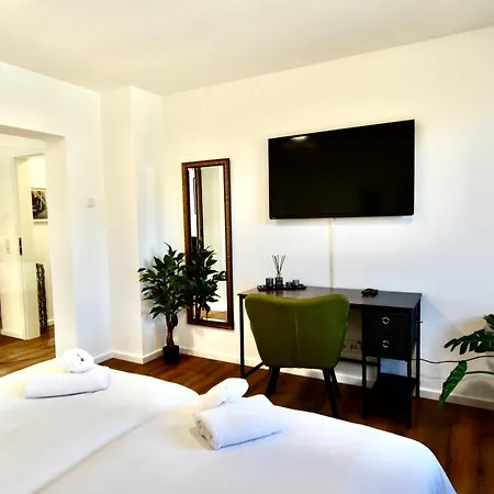 Sano - - Am Rastebaum Apartmán *