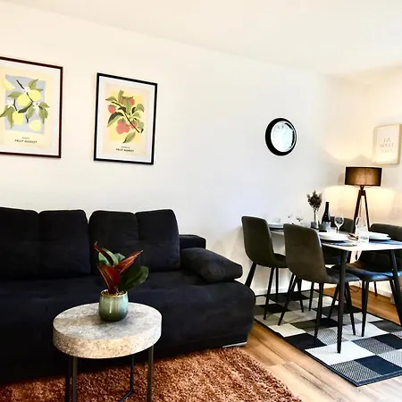 Sano - - Am Rastebaum Apartmán *